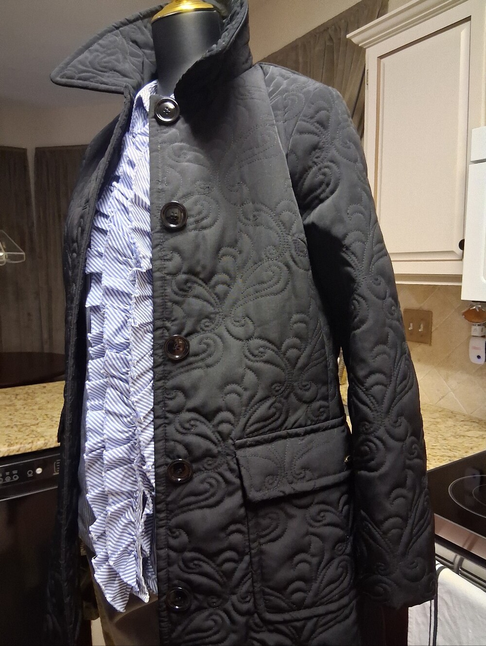 Ellen Tracy Black Quilted Puffer Jacket with Chain Detail (Jacket Only) - Picture 5 of 5
